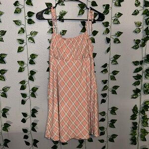 size medium dress, Hollister, stretchy top, adjustable straps, bows